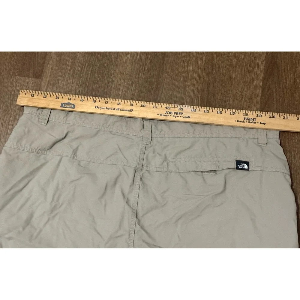 The North Face Shorts Mens 40 Beige Ripstop Cargo Pocket Hiking Outdoor‎ Nylon